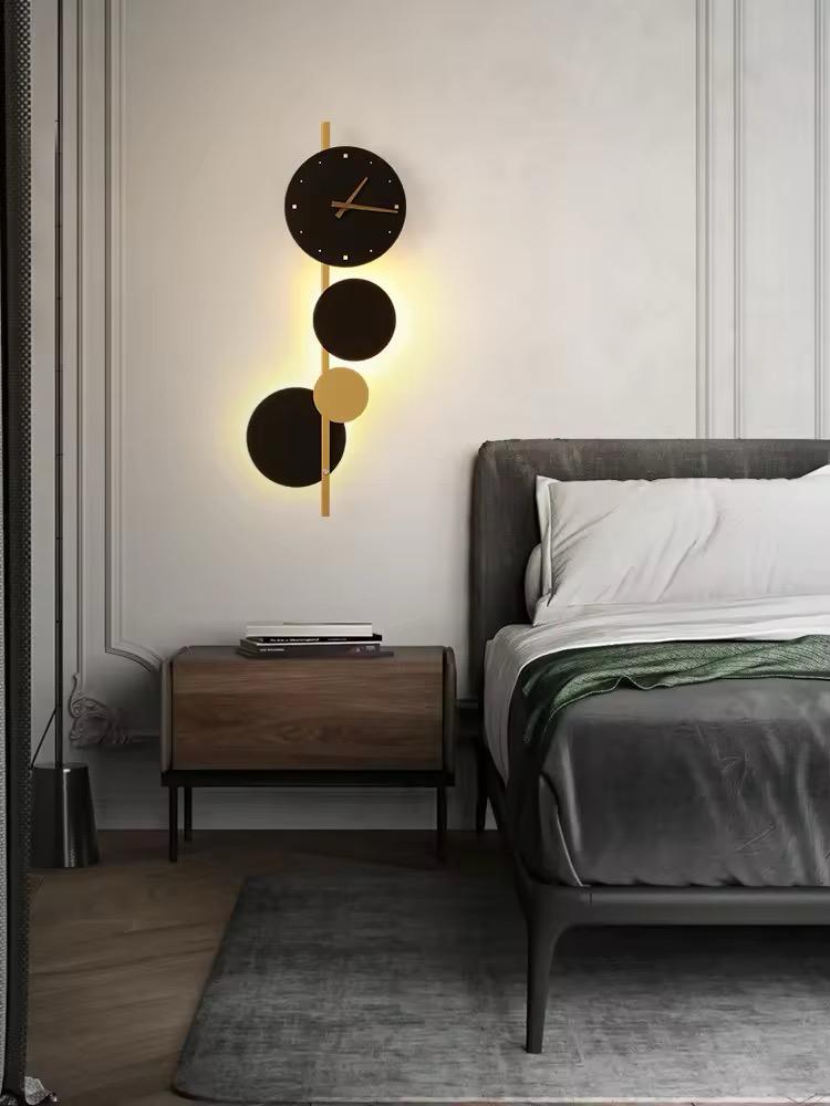 blissbells Modern Abstract Wall Light with Integrated Clock, Minimalist Design in Black and Gold (Clock and Circles)